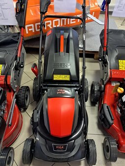 Travní bateriová sekačka VeGA 46S ECO 80V 6in1 s pojezdem - 2