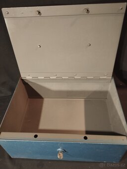 Kovová skříňka - NOVÉ - 2