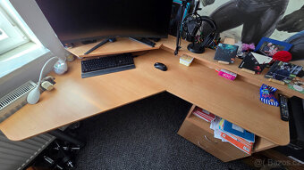 Pracovní stůl do pokoje - 2