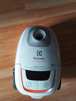 Prodám sáčkový vysavač Electrolux - 2