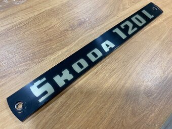 Škoda 120 L - Znak na zadní čelo - 2