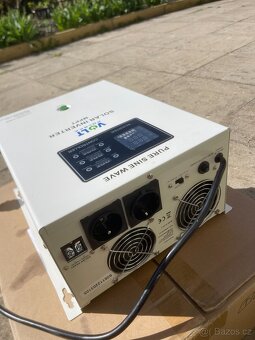 Hybridni solární střídač VOLT sinusPRO 2500S - 2