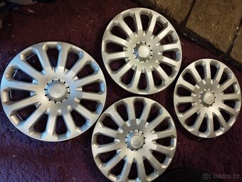 Poklice Ford. R/15.original - 2