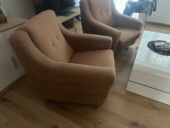 Dvě křesla na prodej v dobrém stavu 80x80x80 600kč - 2