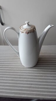 Starožitná porcelánová konvice s víčkem. - 2