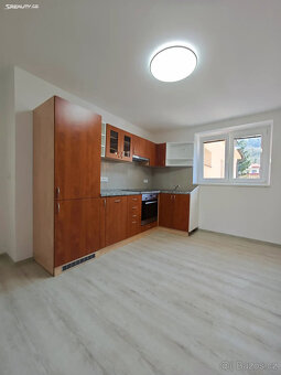 Pronájem bytu 2+1 55 m² Benátky, Vsetín - 2