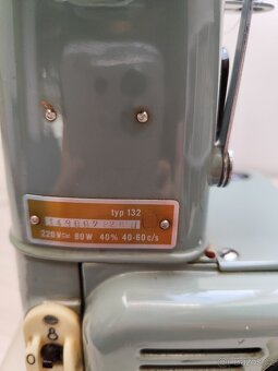 Retro šicí stroj LADA - 2
