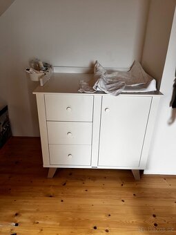 Set nábytku (postýlka, skříň, přebalovací komoda) - 2