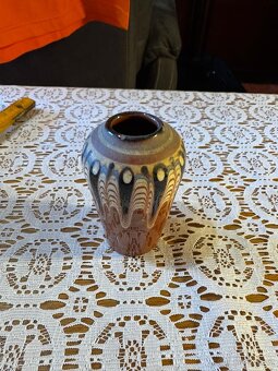 Ručně dělaná keramika - hrníček, váza a svícen - 2