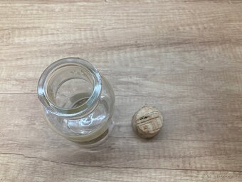 Skleněná dóza s korkovým špuntem - 2