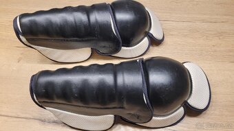 Hokejové chrániče holeně a kolen - 2