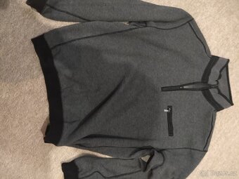 Svetr zn. Bugatti - 2