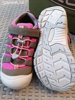 Nové dívčí boty Keen vel.35 a 36 - 2