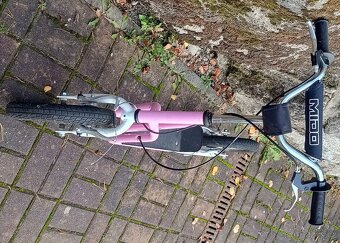 Dětská růžová koloběžka - 2