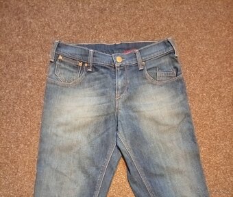 Dívčí rifle. Zn. Levi's. Vel.12let. - 2