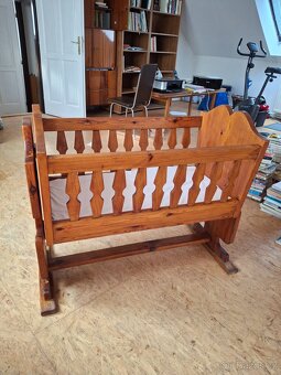 Dřevěná kolébka - 2