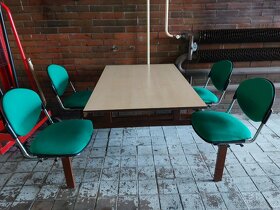 Stolový set s otočnými sedadly - zelené polstrování - 2