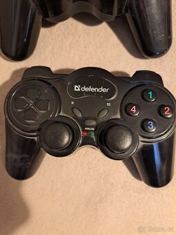 Gamepad Defender - Herní ovladač k PC - 2