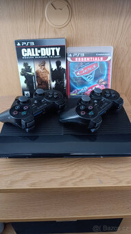 Sony PS3 + 2x Gamepad + Call od Duty a The Cars - 2