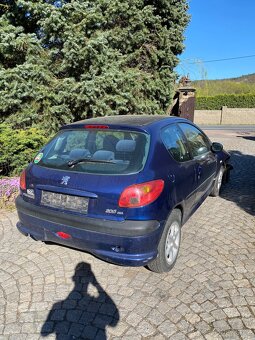 Peugeot 206 1.4HDi 50kw 8HX Náhradní díly - 2