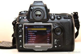 Nikon D700 + příslušenství - 2