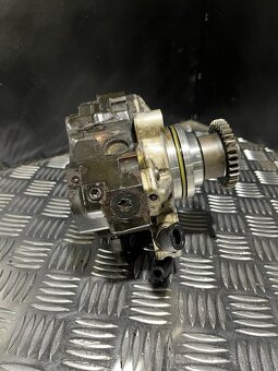 //Vstřikovací Čerpadlo Mercedes OM642 3.0CDI/CRD V6 Bosch// - 2