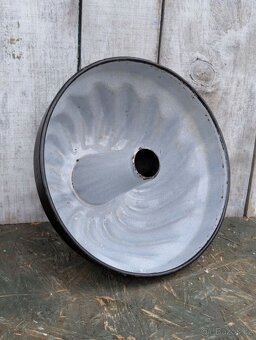 Retro smaltovaná forma na bábovku. - 2