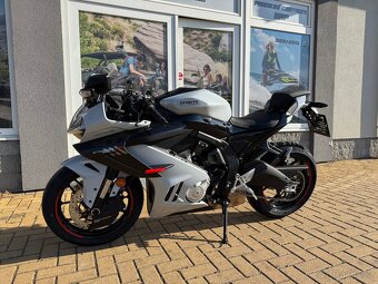 CFMOTO 675 SR-R EU5+ - 2