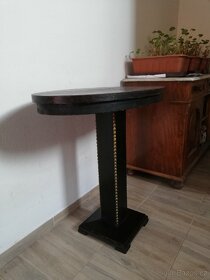 Starožitný stolek - 2