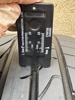 Letní pneu 235/55 r19 - 2