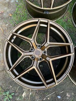 Prémiová alu kola Concaver CVR 2 R22 5x130 - 2