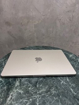 MacBook Air 13,6 M2 [8gb/256gb] záruka - 2