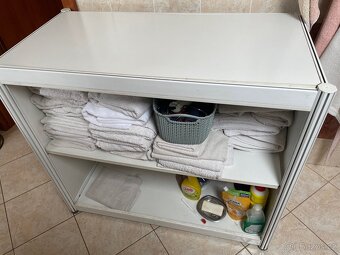 Skříňka dřevotřiska bílá - 2