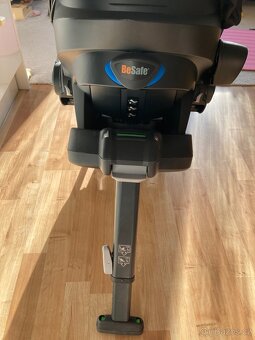 BeSafe iZi Go Modular + Isofix základna - 2