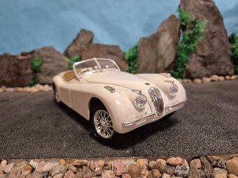Prodám model 1:18 Jaguar XK 120 - 2