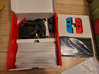 Nintendo Switch OLED, zánovní - 2