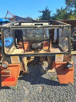 Zetor ram kabiny z blatníky - 2