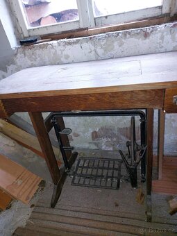 Šicí stroj Lada - 2