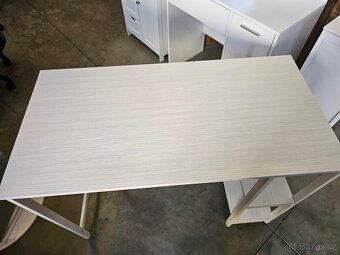 Nový psací stůl... - 2