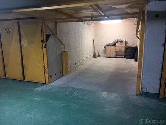 Pronájem garaže Kobylisy hlídaná čistá s 220v - 2