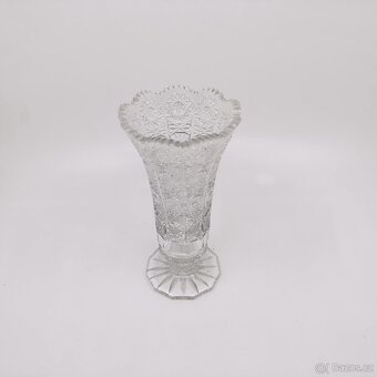 Broušená křišťálová váza - 2