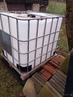 IBC KONTEJNER 1000l na vodu. - 2