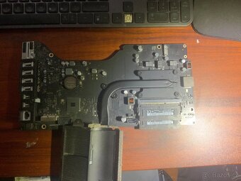 Apple iMac 21.5" 2011 – Logic board + CPU + chladič - 2