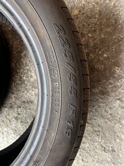 Pneu Pirelli 225/55 R19 - 2