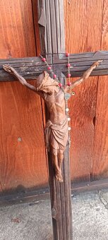 Dřevěná socha Krista z roku 1890 - 2