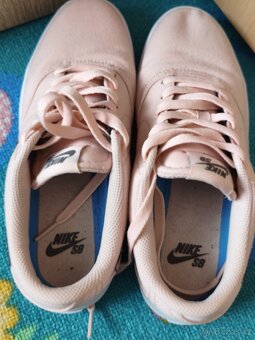 Tenisky Nike 40 - 2