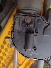 Táhla stěračů s motorkem škoda Octavia 2,VW golf 5 - 2