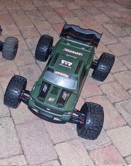 Prodám nový jen vyzkoušený Arrma Kraton XL 6s( Krajave) - 2