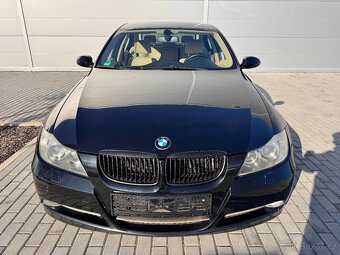 BMW e90 325i MANUÁL SPORTSITZE XENONY - 2