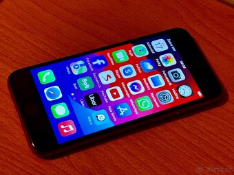 iPhone SE 128gb RED (2020) TOP stav - 2